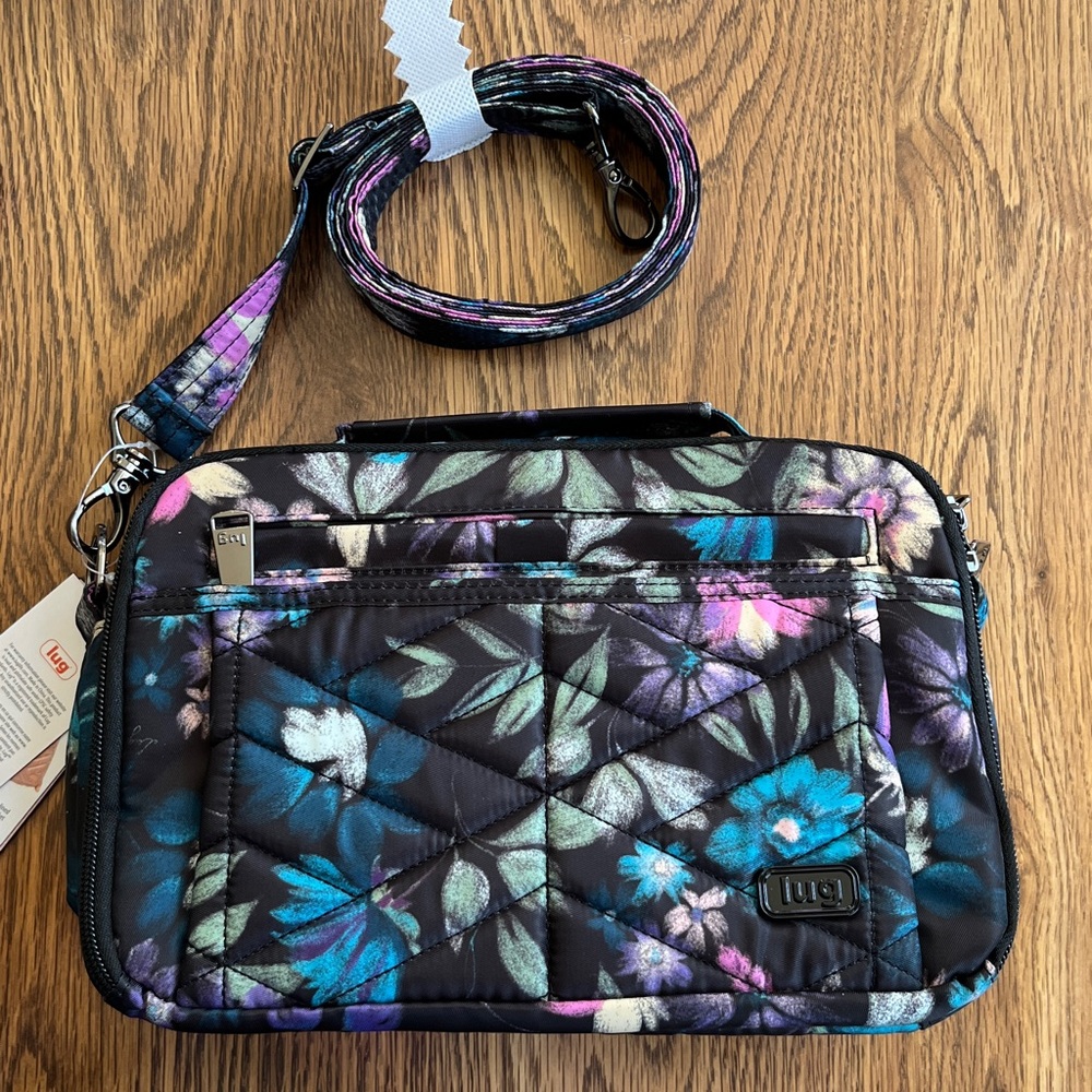 Lug Scoop in Bloom Black NWT
